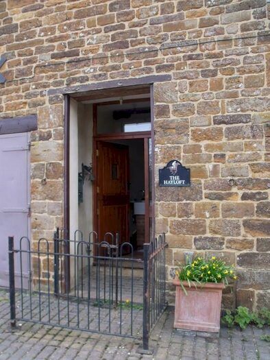 1 Bedroom Apartment To Rent In Church Street, NN11