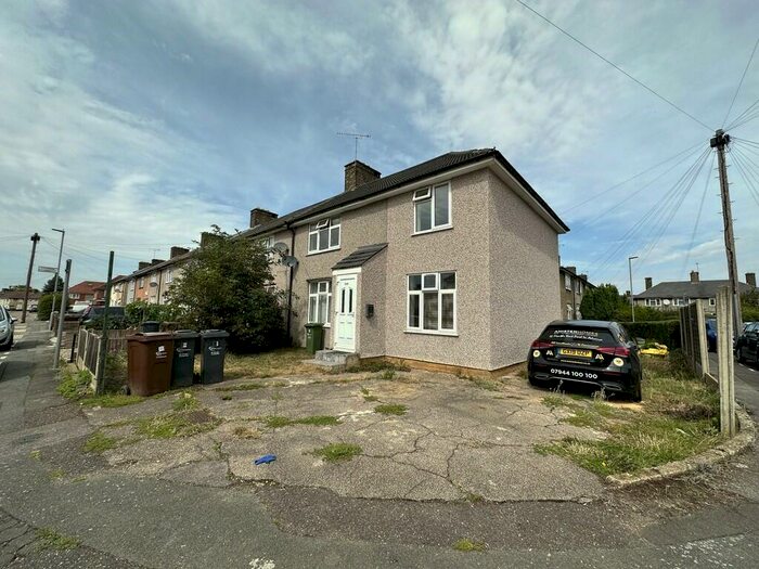 6 Bedroom End Of Terrace House To Rent In Cornworthy Road, Dagenham, RM8