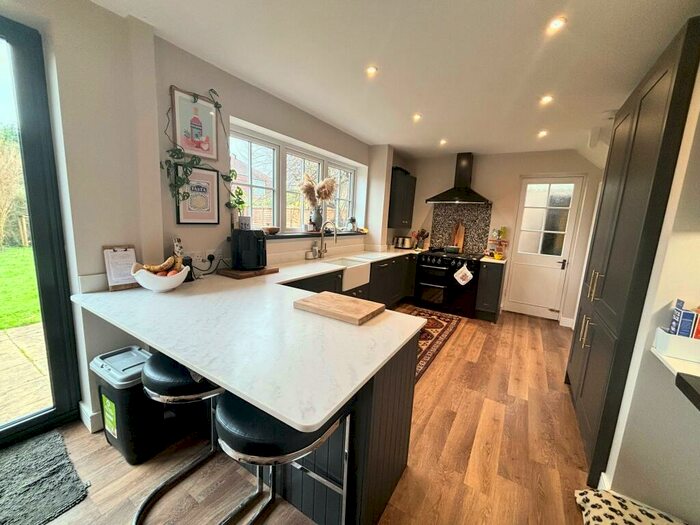 3 Bedroom Semi-Detached House To Rent In Herald Close, Bristol, BS9