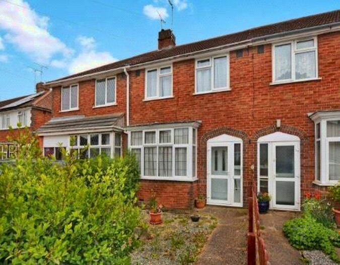3 Bedroom Terraced House To Rent In Cromwell Avenue, Aylesbury, Buckinghamshire HP19