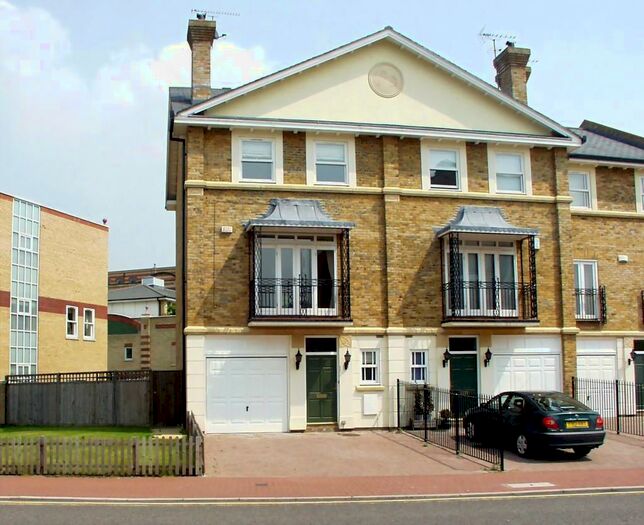 3 Bedroom End Of Terrace House To Rent In Trinity Church Road, Barnes, SW13