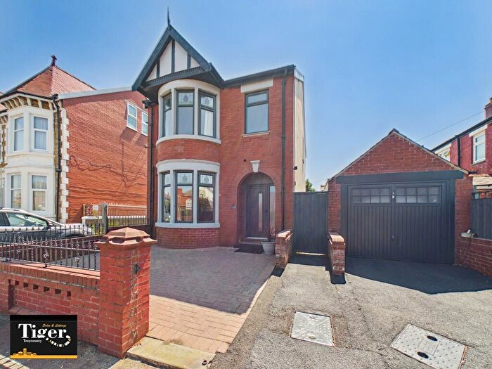 3 Bedroom Detached House For Sale In Severn Road, Blackpool, FY4