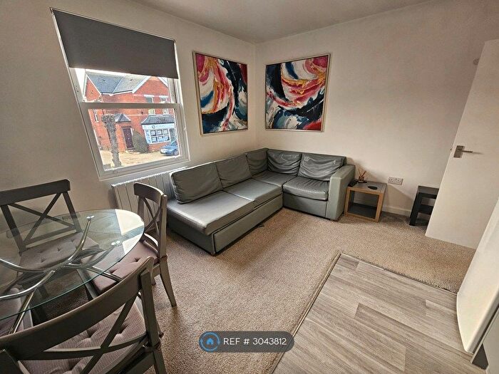 1 Bedroom Flat To Rent In High Street, Woburn Sands, Milton Keynes, MK17