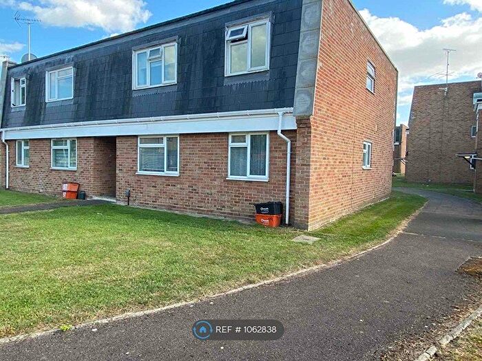 2 Bedroom Flat To Rent In Trent Road, Swindon, SN25