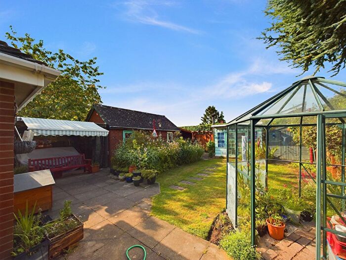 3 Bedroom Bungalow For Sale In Bransford, Worcester, Worcestershire, WR6