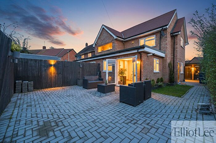 2 Bedroom End Terrace House For Sale In Millet Road, Greenford, UB6