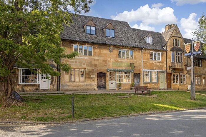 4 Bedroom Town House For Sale In High Street, Chipping Campden, GL55