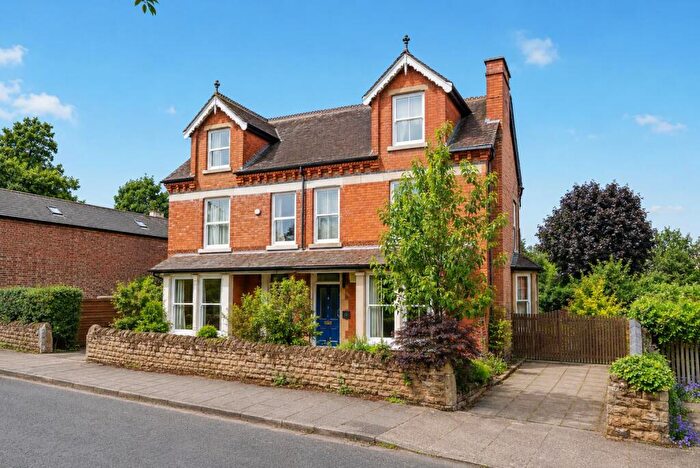 5 Bedroom Semi-Detached House For Sale In Grange Avenue, Beeston, Nottingham, NG9