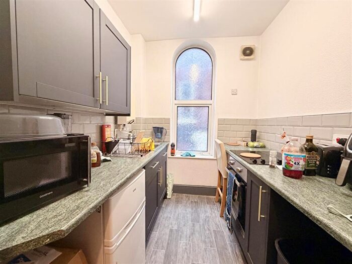 1 Bedroom Flat To Rent In Park Road, Nottingham, NG7