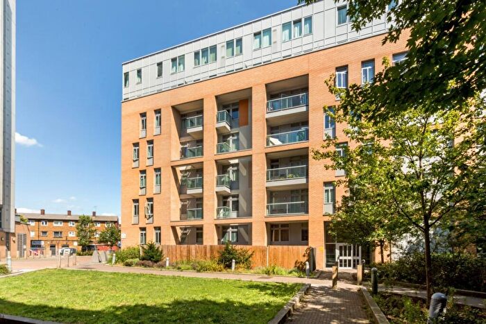 2 Bedroom Apartment To Rent In Coral Apartments, E14