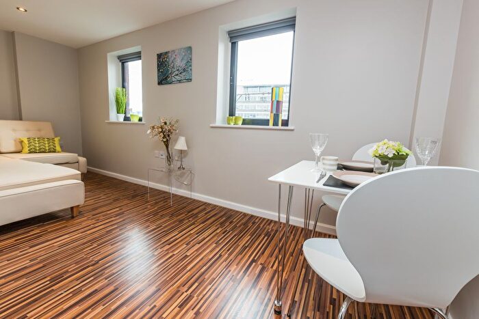 1 Bedroom Flat To Rent In Princess Street, Manchester, M1