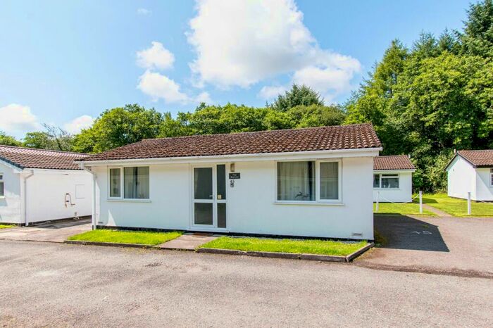 2 Bedroom Chalet For Sale In Rosecraddoc, Liskeard, PL14
