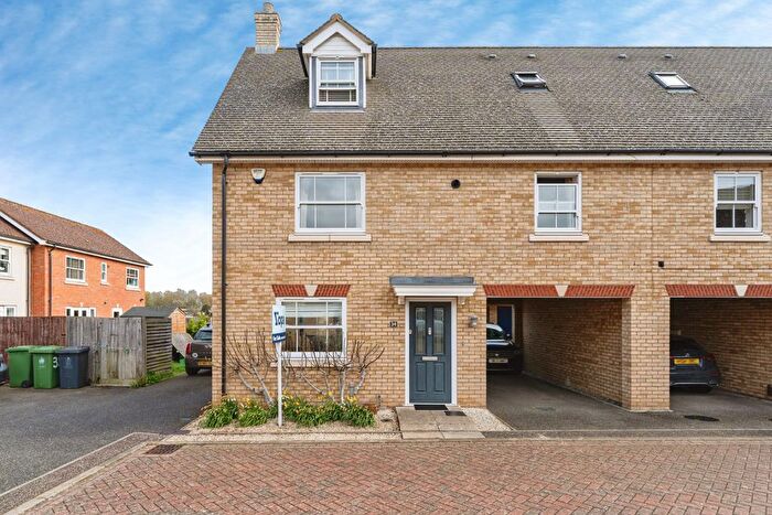 3 Bedroom Town House For Sale In Days Meadow, Oakington, Cambridge, CB24