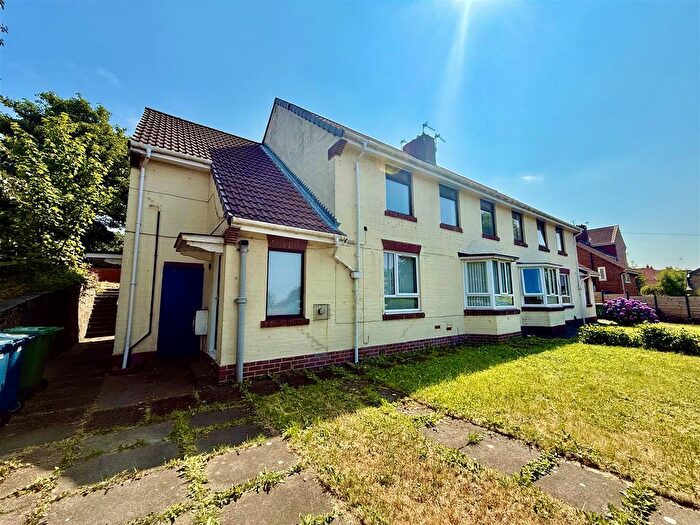 3 Bedroom Flat For Sale In Blue Quarries Road, Gateshead, NE9