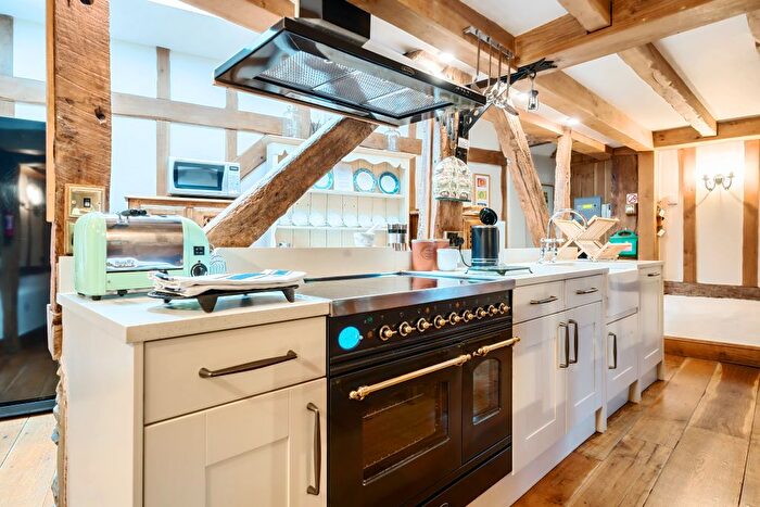 5 Bedroom Barn Conversion To Rent In Kerves Lane, Horsham, RH13