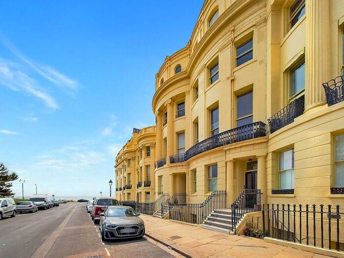 Flat To Rent In Brunswick Square, Hove, BN3