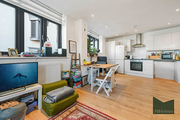 1 Bedroom Apartment To Rent In Lea Bridge Road, London, E10
