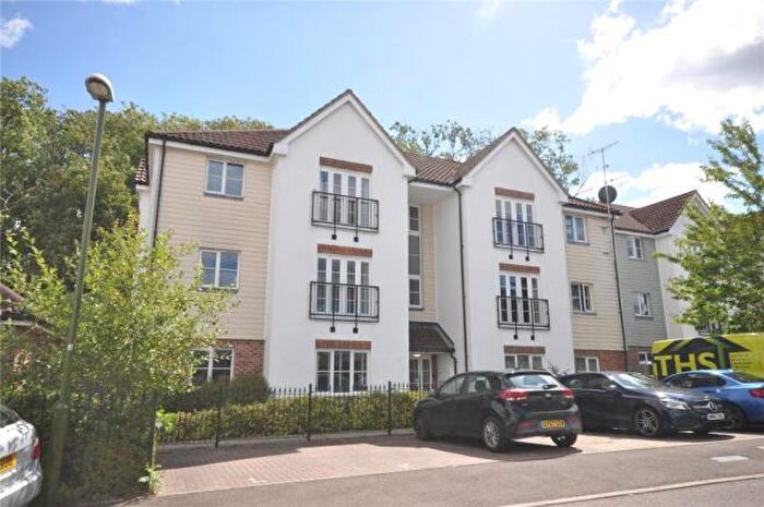 2 Bedroom Flat To Rent In Granary Close, Horsham, RH12