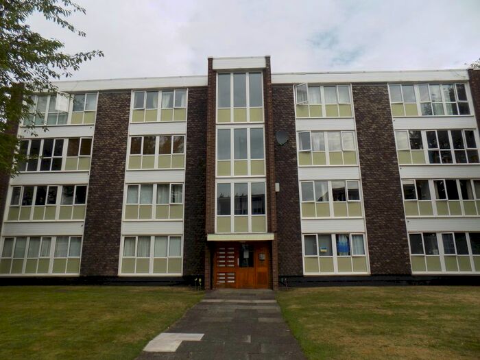2 Bedroom Flat To Rent In Lowick Court, South Gosforth, Newcastle Upon Tyne, NE3