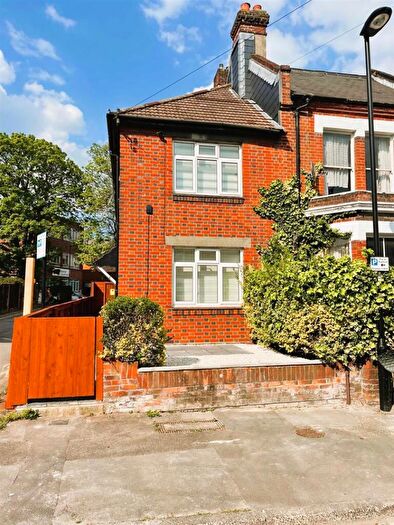 3 Bedroom End Of Terrace House To Rent In Ordnance Road, Southampton, SO15