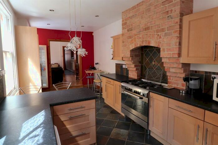 5 Bedroom Terraced House To Rent In Knighton Road, Leicester, LE2