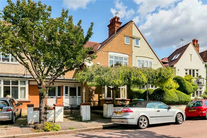 4 Bedroom House To Rent In Clavering Avenue, London, SW13