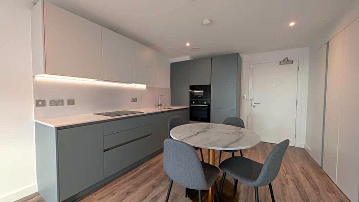 2 Bedroom Apartment To Rent In The Railings, Middlewood Locks, M5
