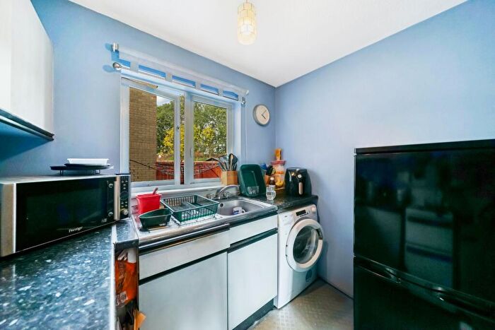 2 Bedroom Flat For Sale In Greenlaw Crescent, Paisley, Renfrewshire, PA1