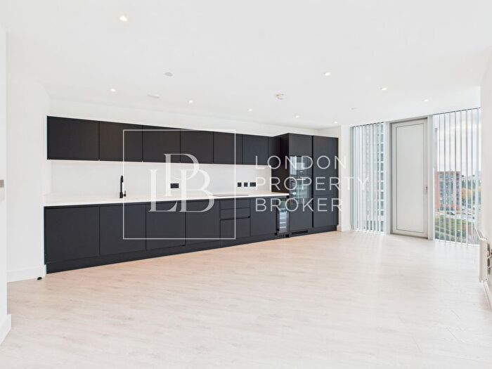 2 Bedroom Flat To Rent In Vista River Tower, Manchester, M3