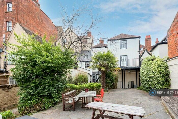 2 Bedroom Flat To Rent In Lombard Street, Abingdon, OX14