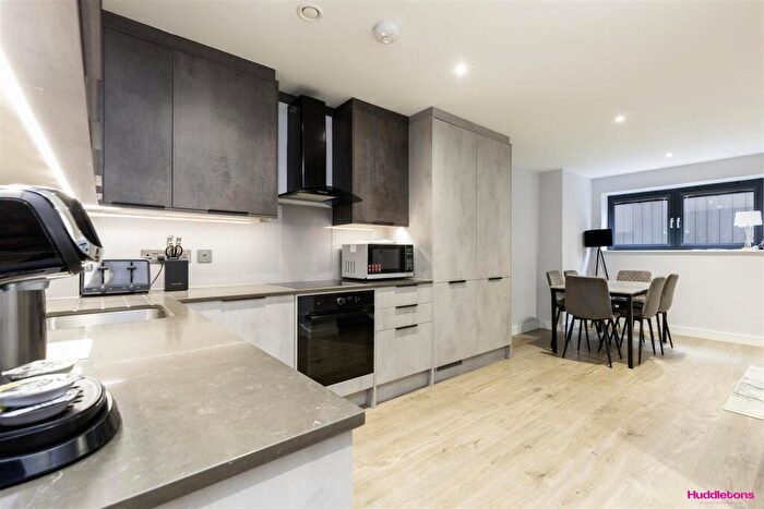 3 Bedroom Flat To Rent In The Hyde, Hendon, NW9