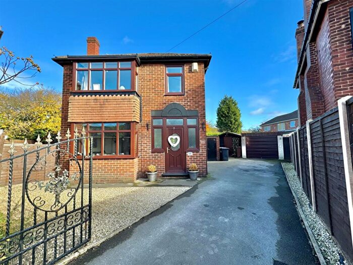 3 Bedroom Detached House For Sale In North Close, Royston, Barnsley, S71