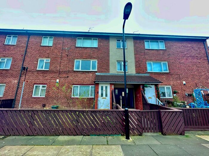 2 Bedroom Flat To Rent In Camsey Close, Longbenton, NE12