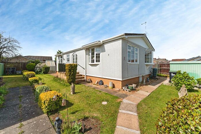 2 Bedroom Park Home For Sale In New Orchard Park, Littleport, Ely, CB6