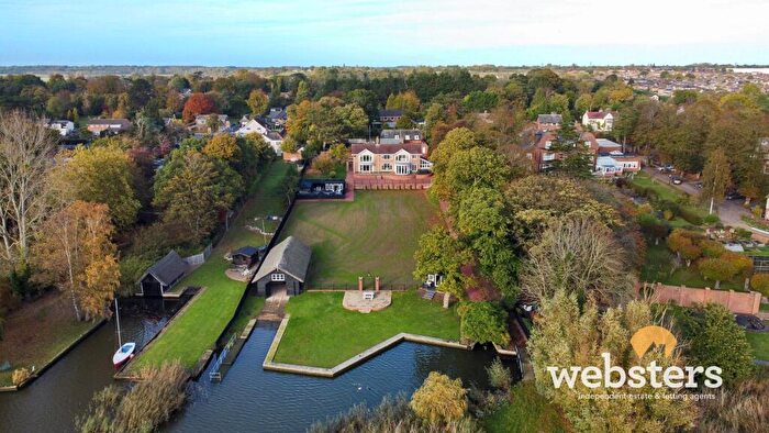 8 Bedroom Detached House For Sale In Borrow Road, Lowestoft, NR32