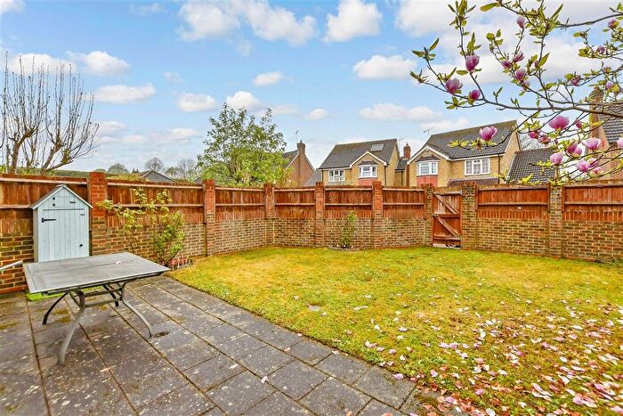 3 Bedroom Detached House For Sale In Maidstone Road, Hadlow, Tonbridge, Kent, TN11