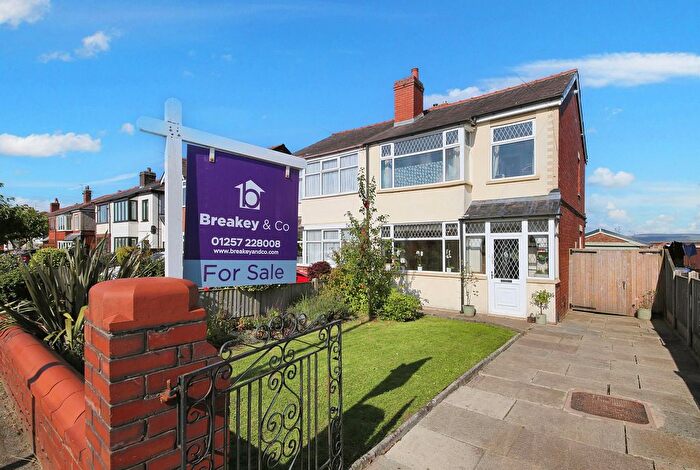 3 Bedroom Semi Detached House For Sale In Preston Road, Standish, WN6