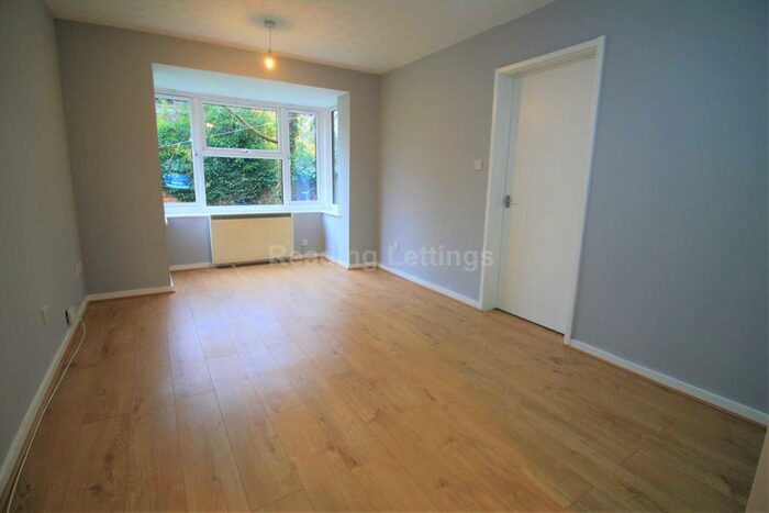 2 Bedroom Flat To Rent In Blenheim Road, Reading, RG1
