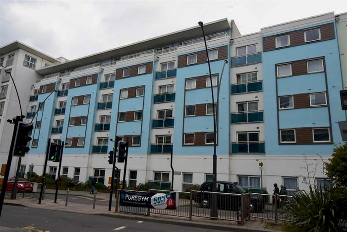 2 Bedroom Flat To Rent In Hudson House, Station Approach, Epsom, KT19