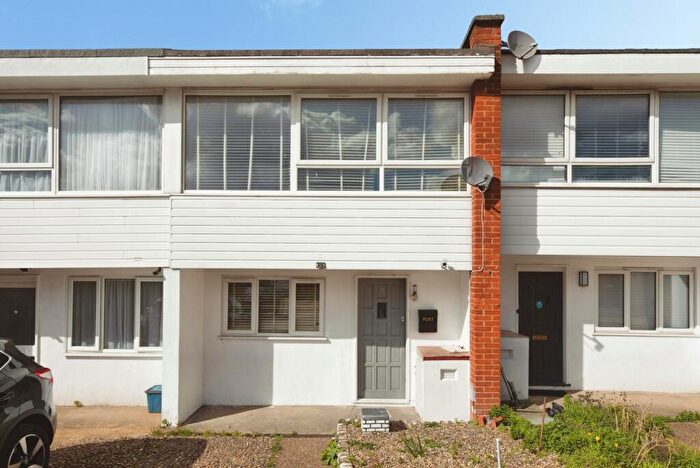 2 Bedroom Mews For Sale In The Mews, Ilford, Essex, IG4
