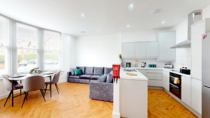 5 Bedroom Flat To Rent In Flat, Arundel Avenue, Wavertree, L17