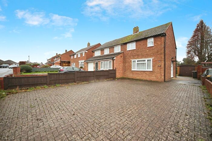 2 Bedroom Semi Detached House For Sale In Green Lane, Luton, LU2