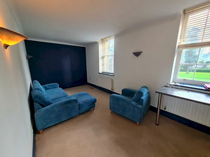 2 Bedroom Flat To Rent In St Andrews Park, Maidstone, ME16