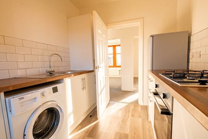 2 Bedroom Flat To Rent In Abbotsford Place, Dundee, DD2