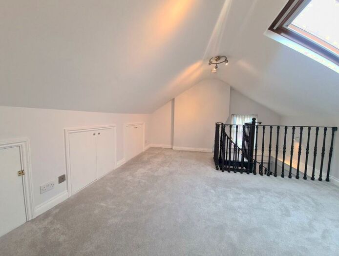 2 Bedroom Flat To Rent In West Street, Dunstable, LU6