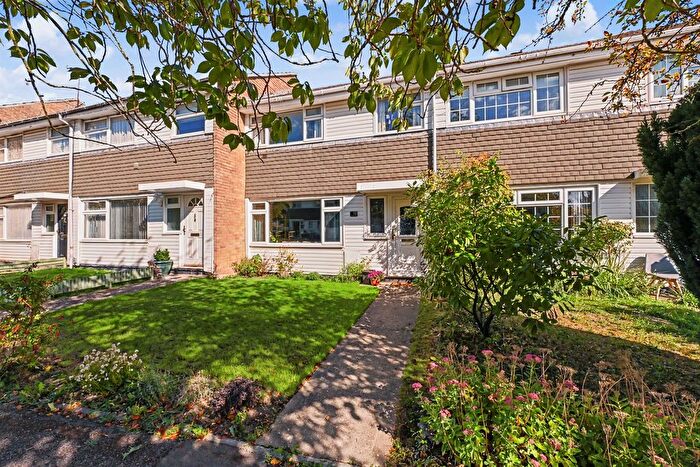 3 Bedroom Terraced House For Sale In Faversham Close, Tring, HP23