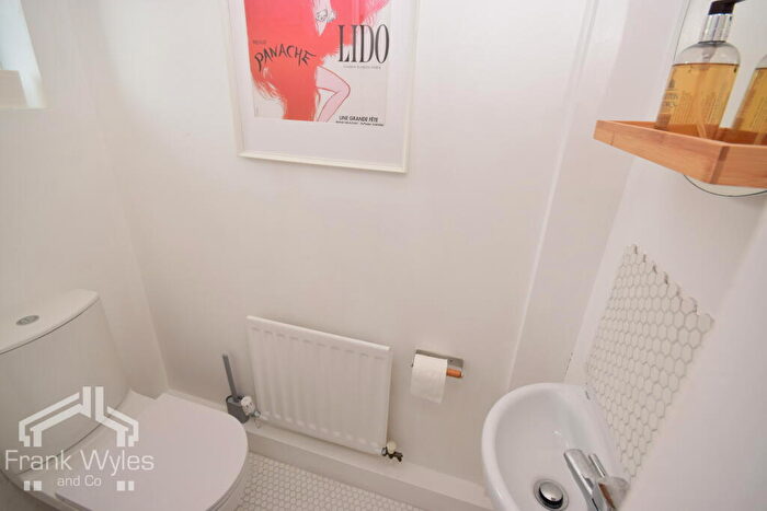 3 Bedroom Bungalow For Sale In Anchor Way Lytham St Annes Lancashire, FY8