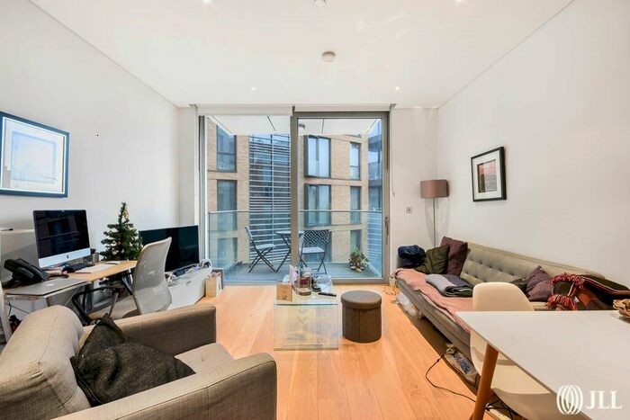 1 Bedroom Flat To Rent In Plaza Gardens, London, SW15