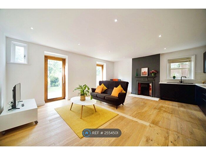 3 Bedroom Flat To Rent In Avenue Road, London, N6