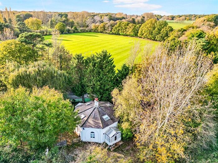 4 Bedroom Detached House To Rent In The Avenue, Brentwood, Essex, CM13